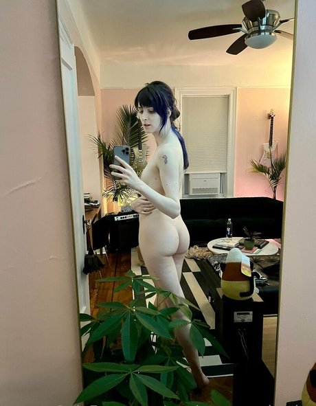 Madamepsychosiss nice model picture