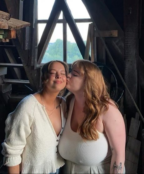 Cayley M pornstar pretty galleries