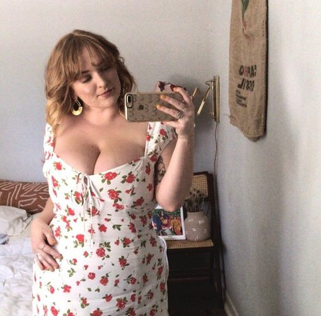 Cayley M pornstar erotic pics