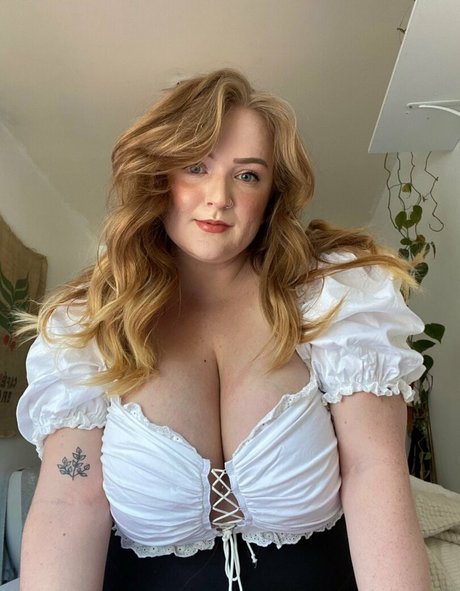 Cayley M star xxx galleries