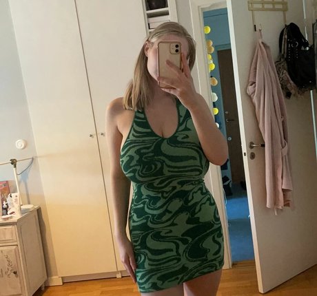 Stina exclusive actress img