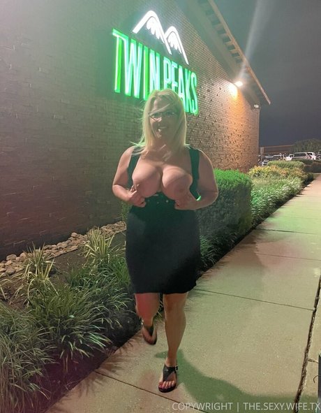 thesexywifetx high quality pornstar pictures