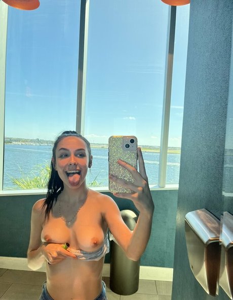 lucindaa09 exclusive model photo