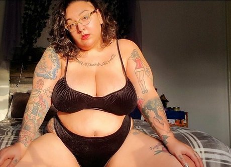 chloevenomfree nudes actress pic