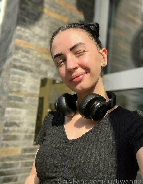 just ivvanna nude star image