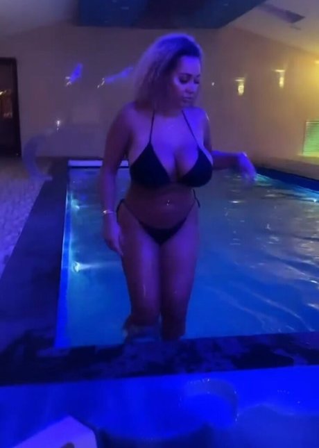 Georgina Seaman model best pictures