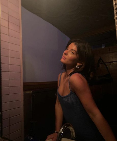 Schlenker Sisters pretty actress img