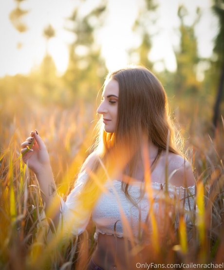 cailenrachael model hd picture