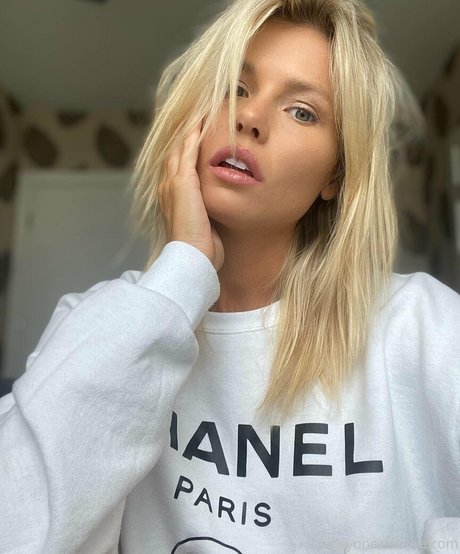 ashlynn2019 pornographic star picture