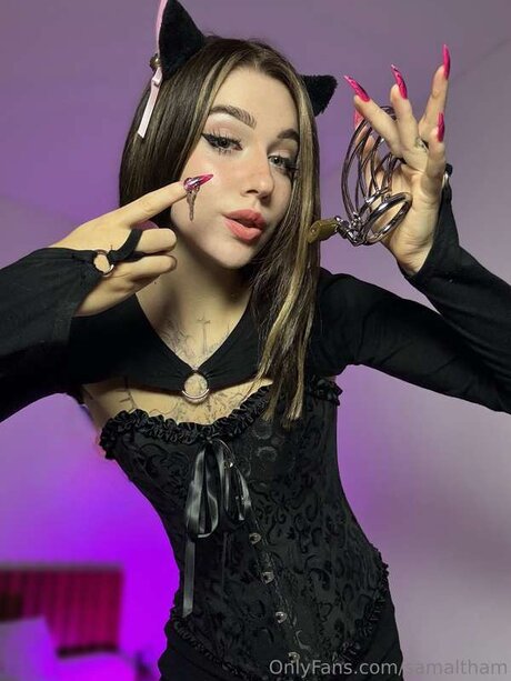 samaltham pretty pornstar img