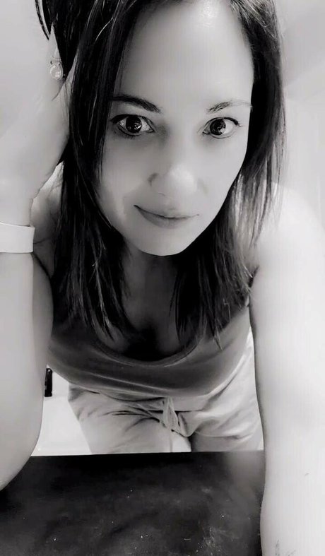 _prettypeaches_ nude star img