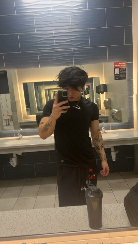 yellofeverr star erotic pictures