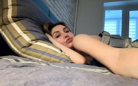 AlinaRai model high quality photos