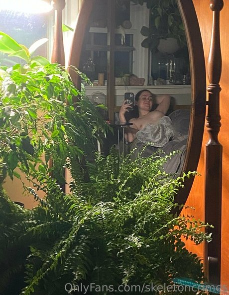 skeletoncrimes nudes model photos