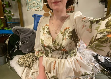 skeletoncrimes nude model pic