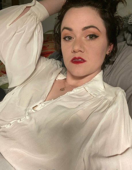 skeletoncrimes nude pornstar photos