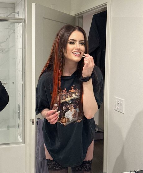 Kiiara nice star photo