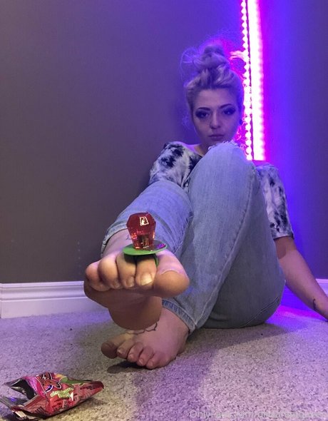 oliviafeetqueen free pornstar photo