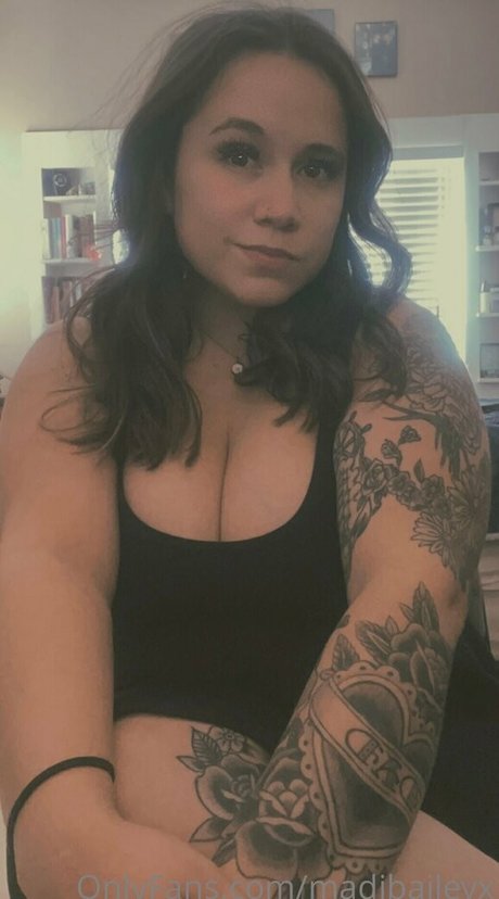 madibaileyx model hot pic