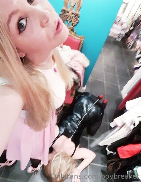 boybreaker xxx model picture