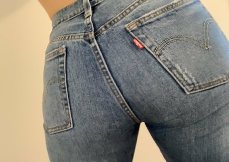 albayey model art galleries