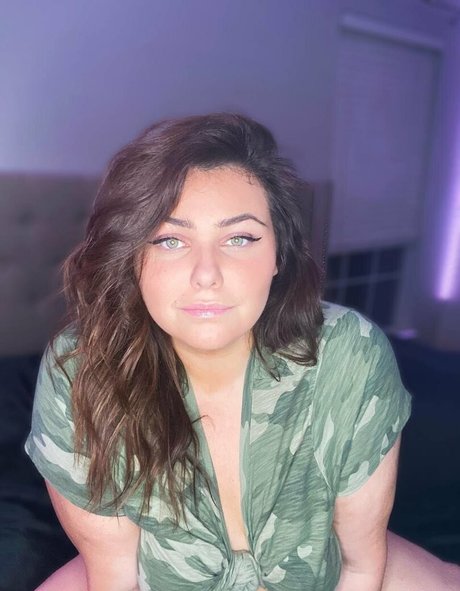 realmollysplace pretty actress photos