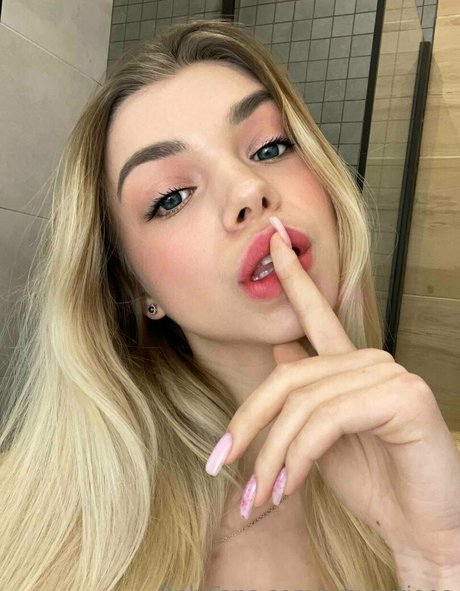 amycutieee model pretty photos