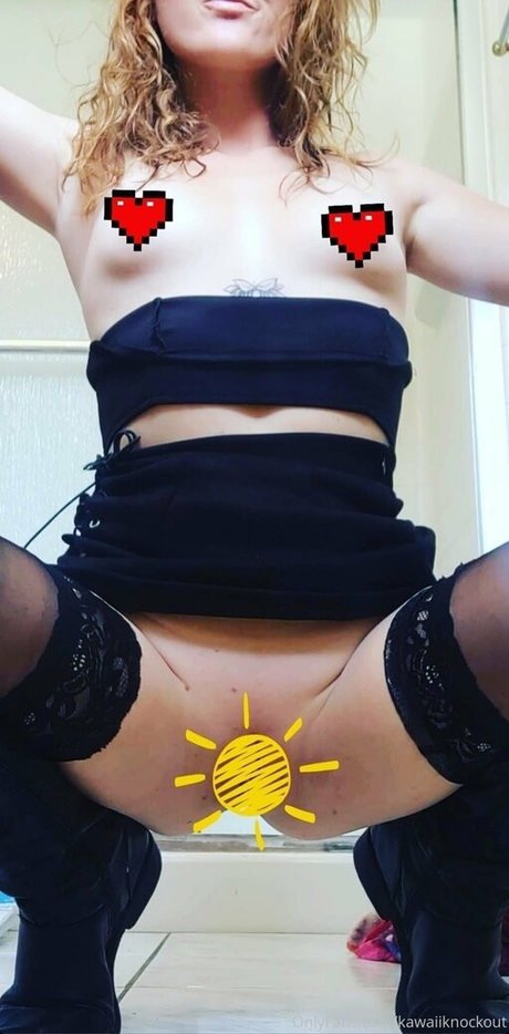 kawaiiknockout erotic model photo