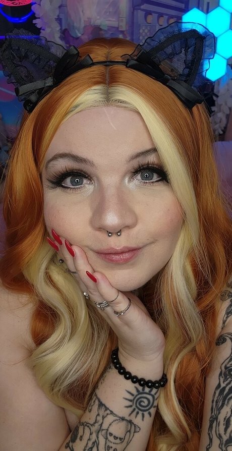 awkwardsxccxbxs naked model pics