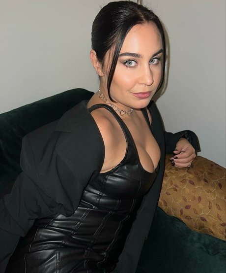 Anna Abreu hd star image