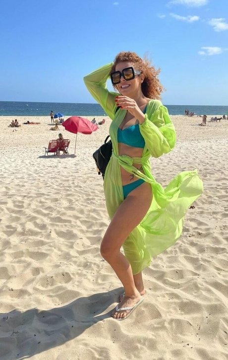 Vanessa Da Mata star pretty photo