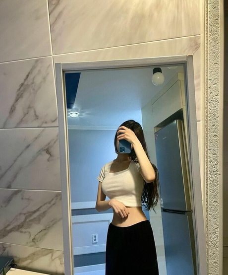 gpdnjs__k pornstar beautiful pics