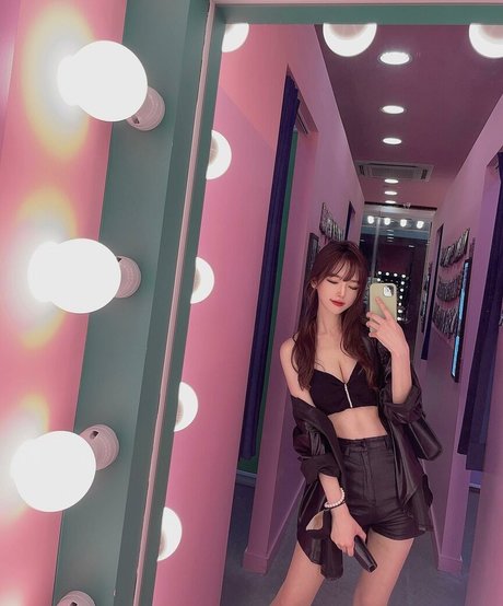 gpdnjs__k exclusive star photos