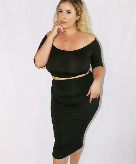 Lo Sangstaaa xxx pornstar photo