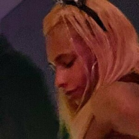 cigarettesandstarbucks sexy model photo