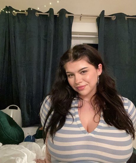 ladle tsunade adult model photo