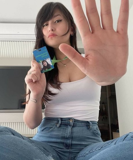 Thais Matsufugi sex model image