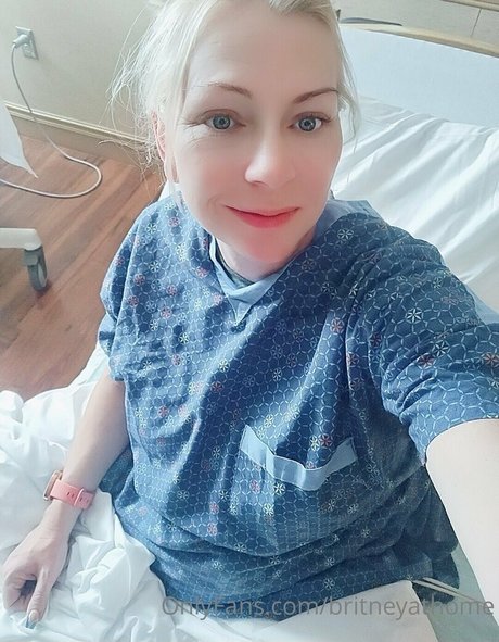 britneyathome adult model gallery