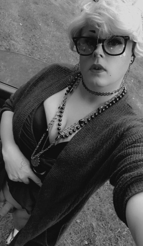 tinadarling naked model photo