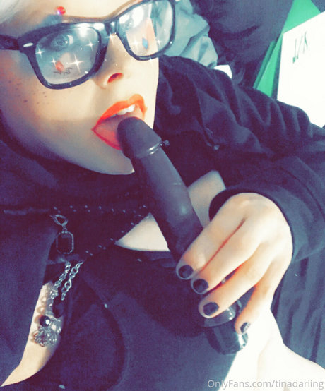 tinadarling model exclusive picture