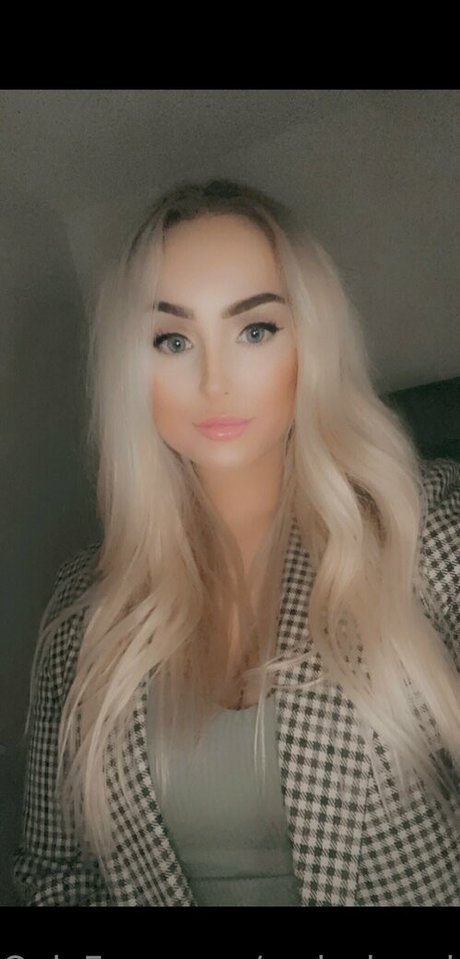 rosie brook hot star photos