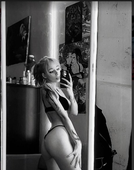 Opshi model porn gallery