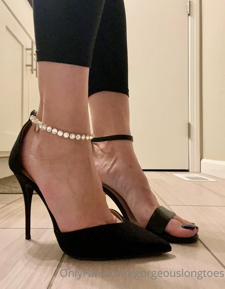 gorgeouslongtoes erotic pornstar photos