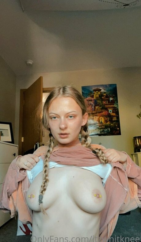 itzwhitknee sex actress galleries