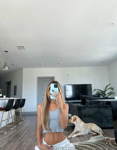 takemetomars xxx model image