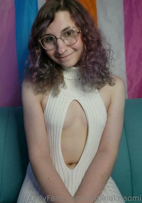 nominal naomi hot star gallery