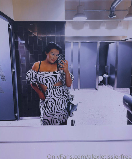 alexletissierfree naked model picture