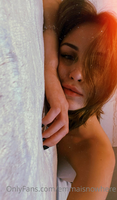 emmaisnowhere hot model gallery
