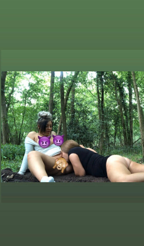 ashleightink model naked photos