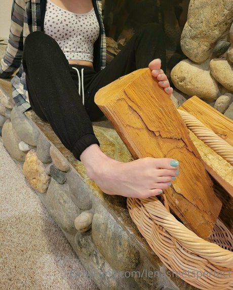 lenasfeetsperfect exclusive model picture